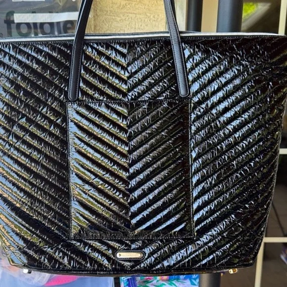 Rebecca Minkoff Stella Extra Large Chevron Zip Top Tote Bag NEW - Picture 2 of 10